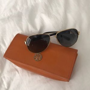 Tory Burch Aviators with case